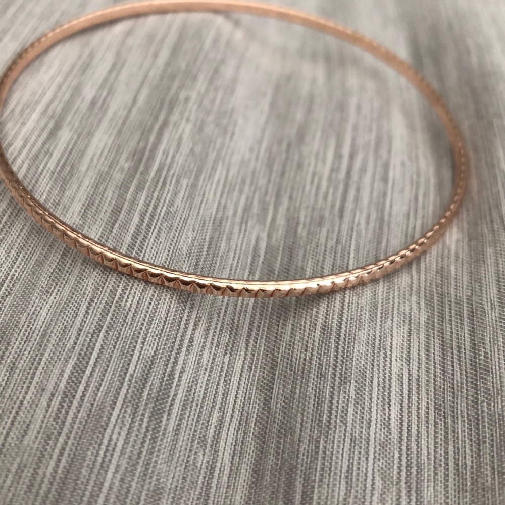 Set of 7 rose gold bangles - Picture 3 of 8